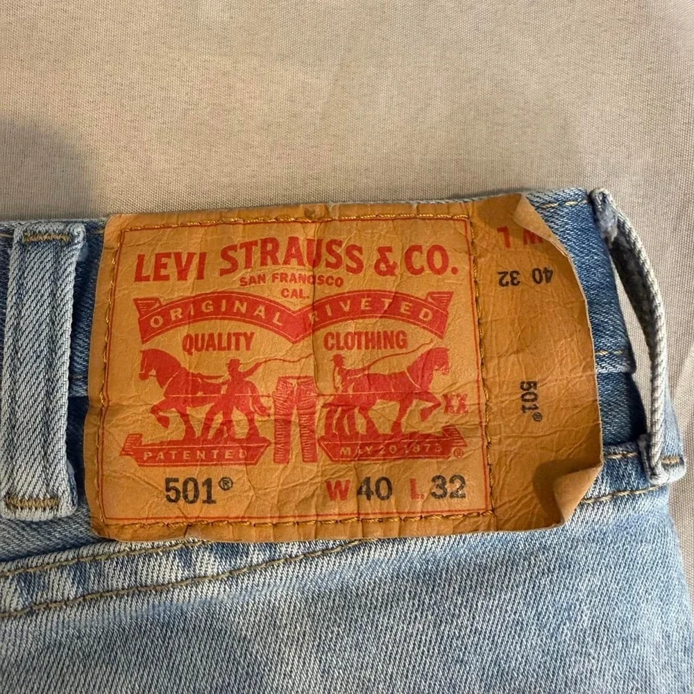 Levis 501 Original Fit Mens Jeans Light Wash Straight Leg W40 L32 Denim